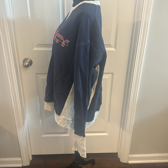 Vintage Tommy Hilfiger Sweatshirt - Picture 5 of 5